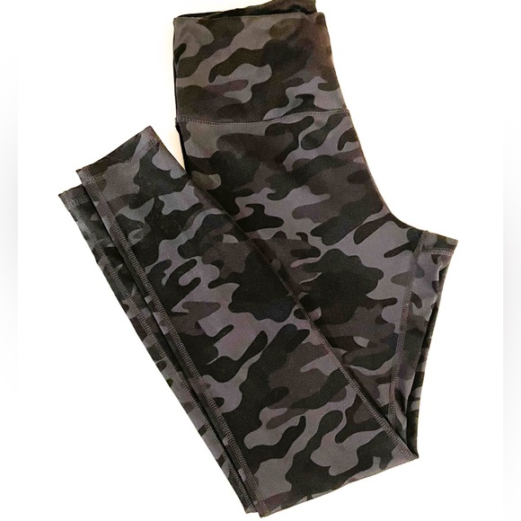 Yoga pants Black and Gray Camouflage leggings medium - Picture 1 of 7